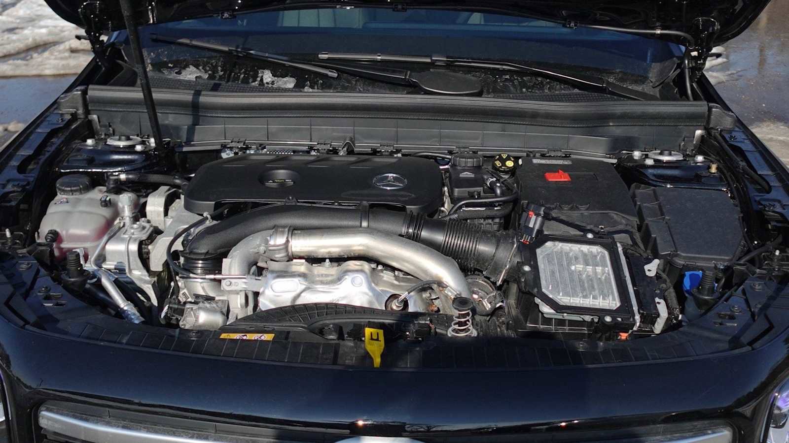 Used 2026 Mercedes-Benz GLB 250 4MATIC image 17