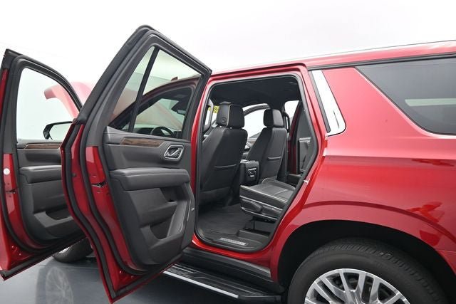 Used 2024 Chevrolet Tahoe Premier AWD/4WD image 18