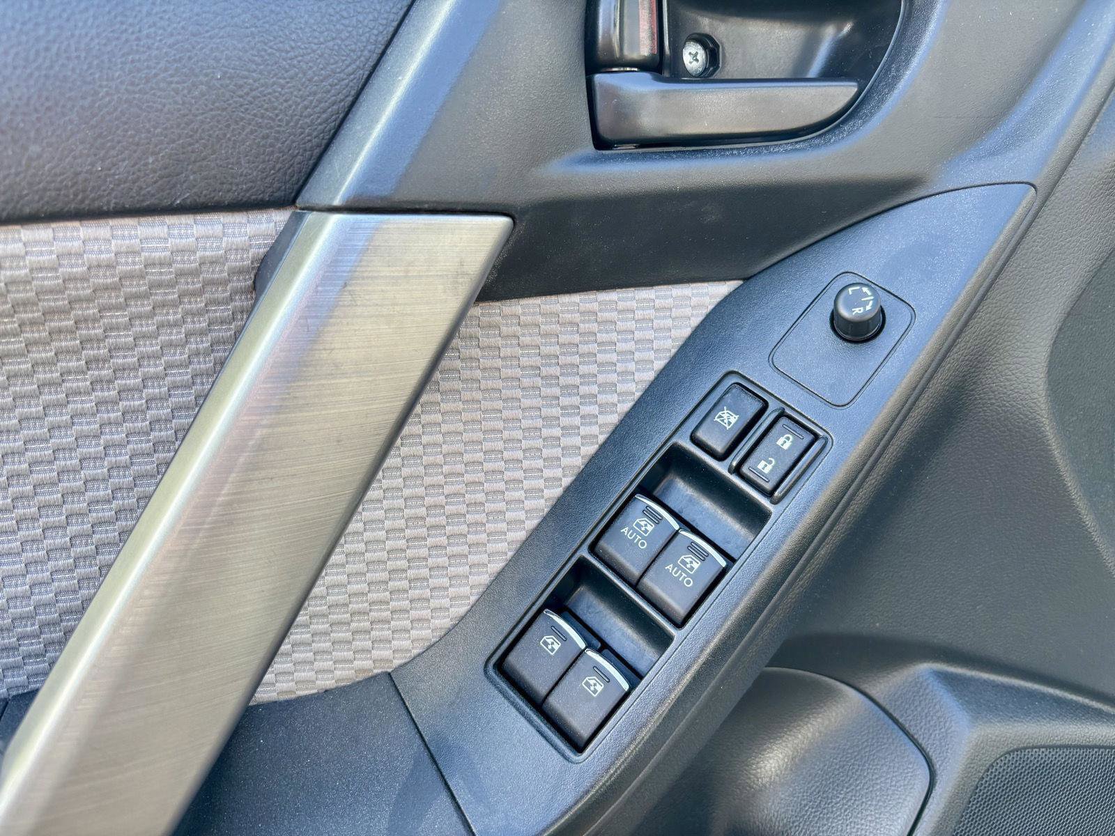 Used 2018 Subaru Forester 2.5i Premium w/ All-Weather Package image 21