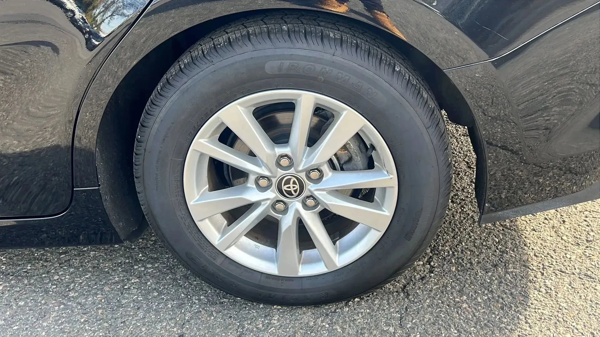 Used 2025 Toyota Camry LE image 10