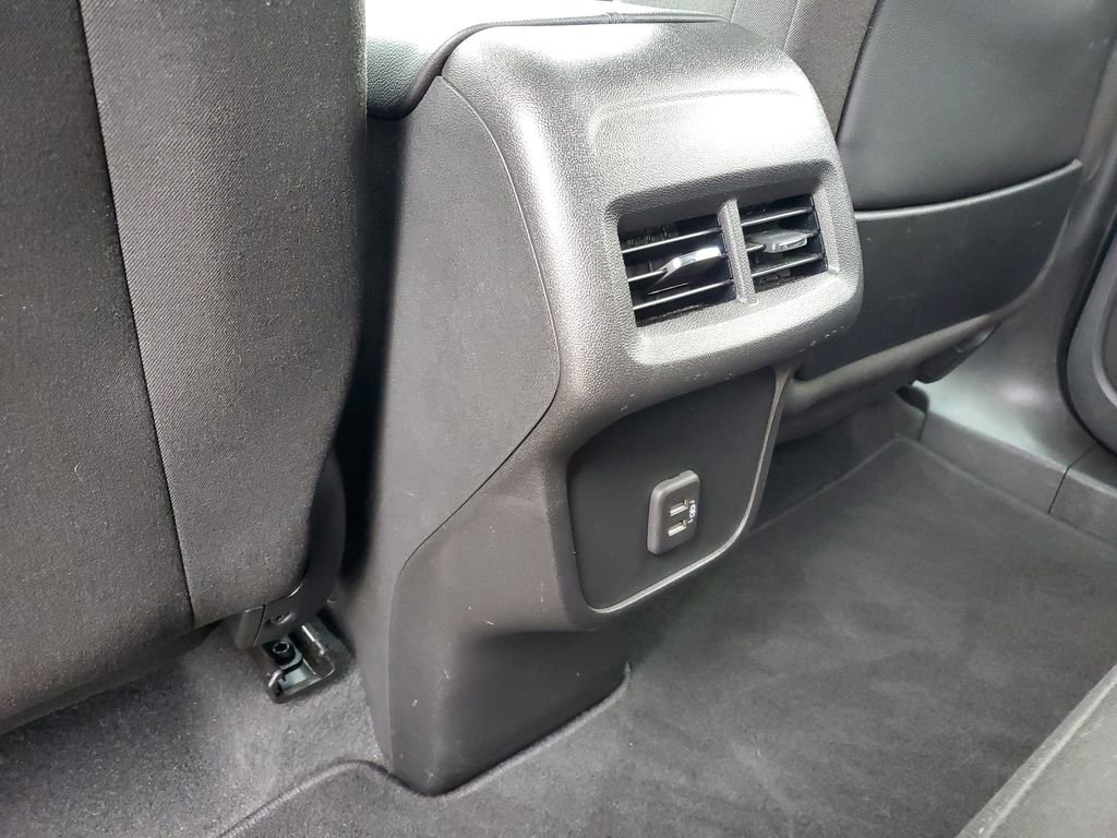 Used 2023 GMC Terrain SLE w/ Driver Convenience Package image 29
