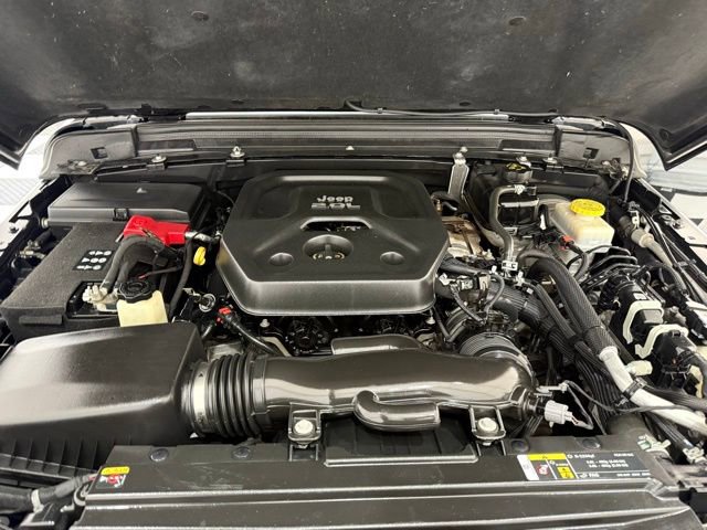 Used 2021 Jeep Wrangler Unlimited Sahara w/ Uconnect 4C Nav & Sound Group image 11