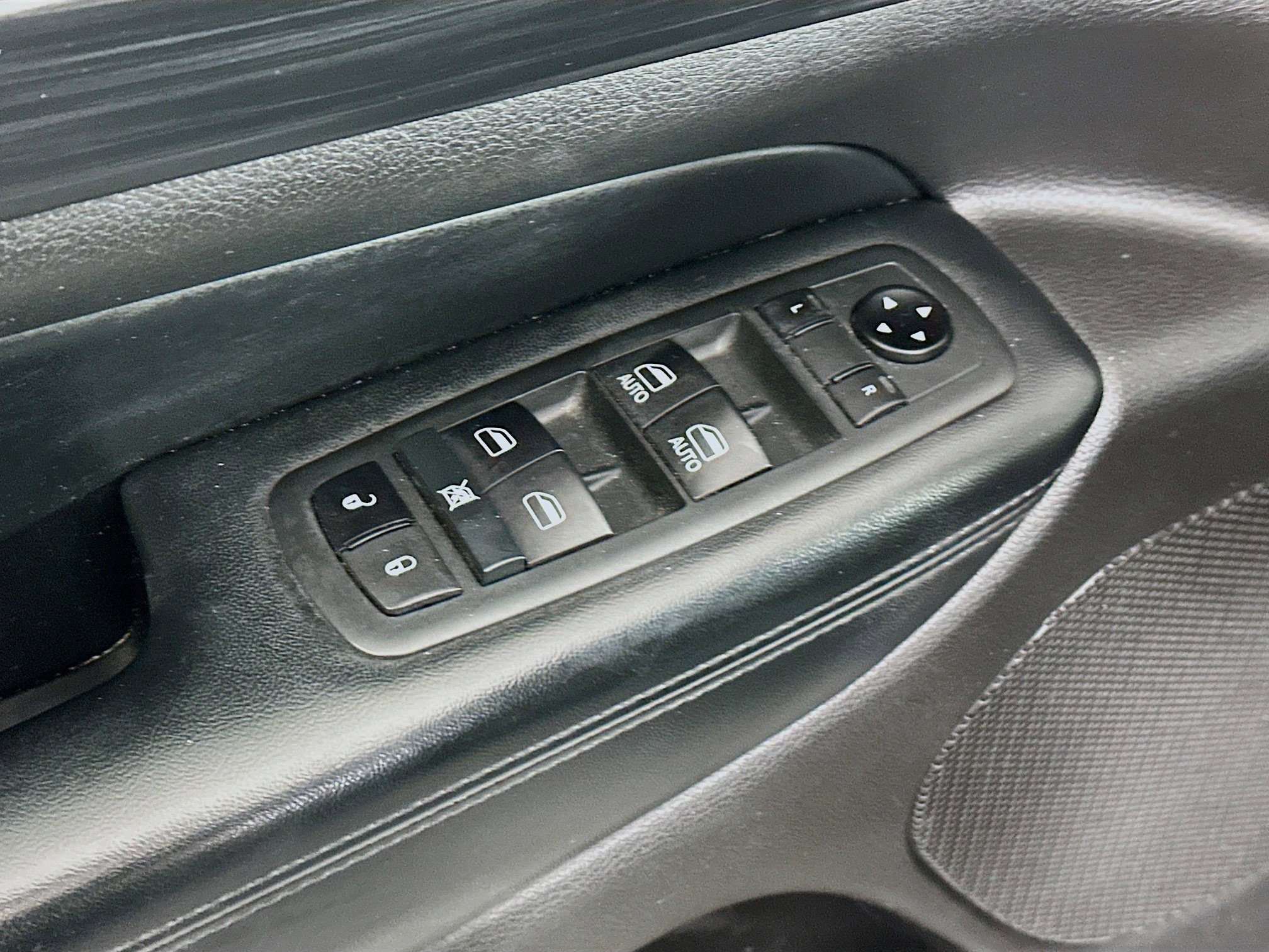 Used 2020 Jeep Grand Cherokee Laredo w/ Laredo X Package image 15