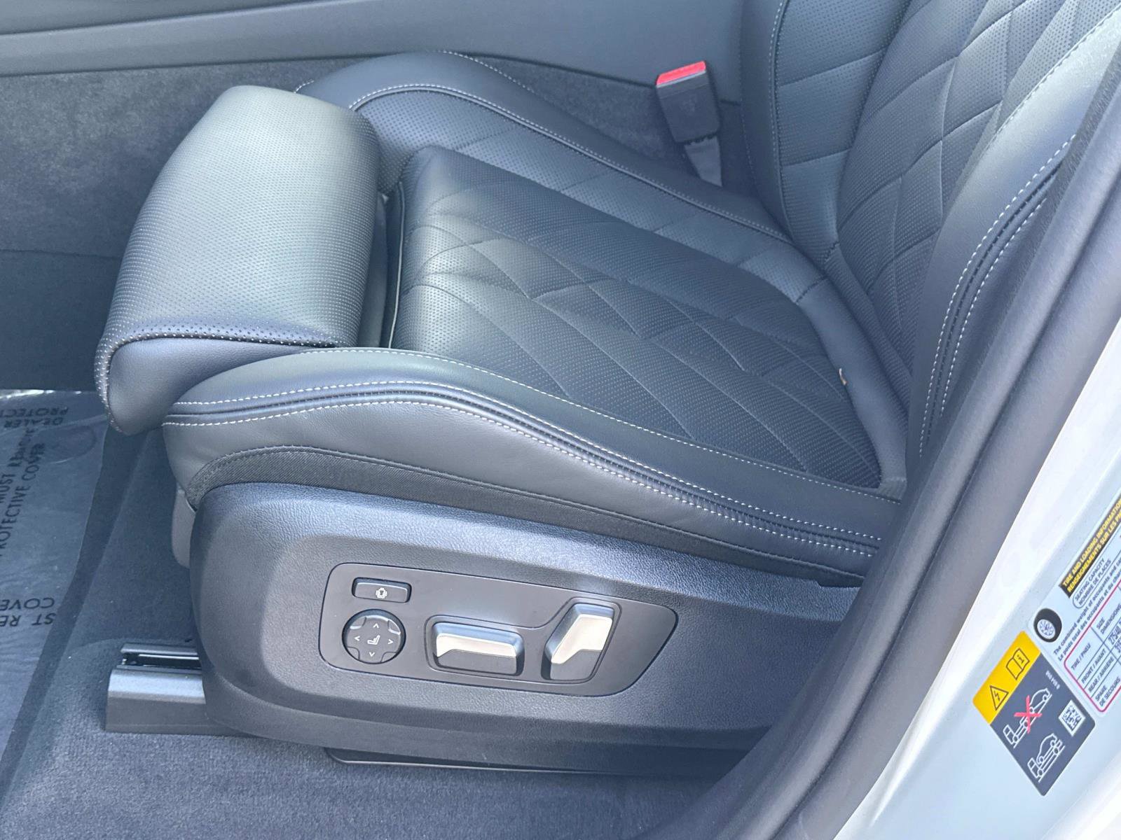 Certified 2025 BMW X5 xDrive50e w/ Parking Assistance Package image 18