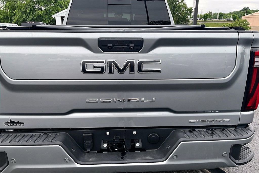 Used 2025 GMC Sierra 3500 Denali w/ Denali Reserve Package AWD/4WD image 27