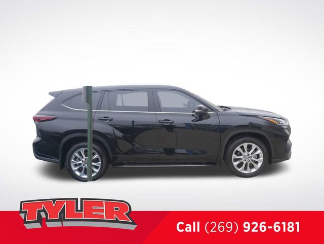 Used 2024 Toyota Highlander Limited AWD/4WD image 9