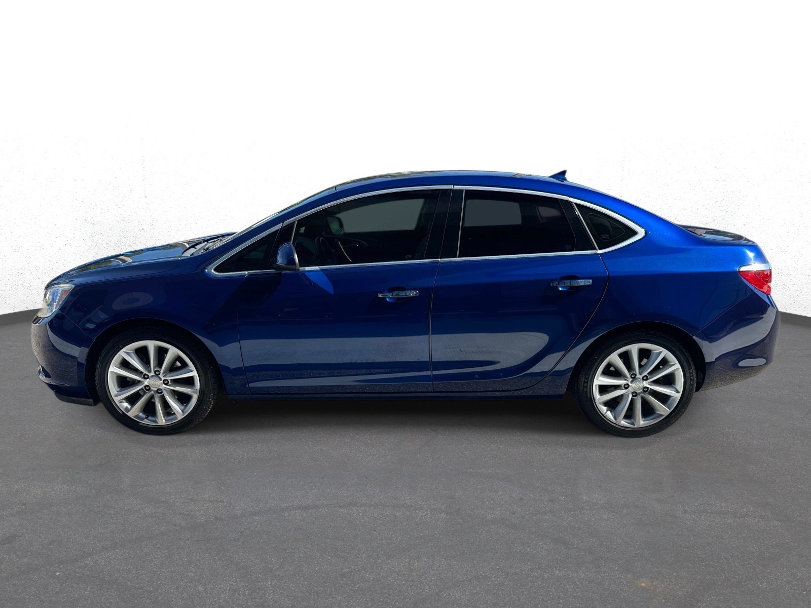 Used 2013 Buick Verano FWD image 6
