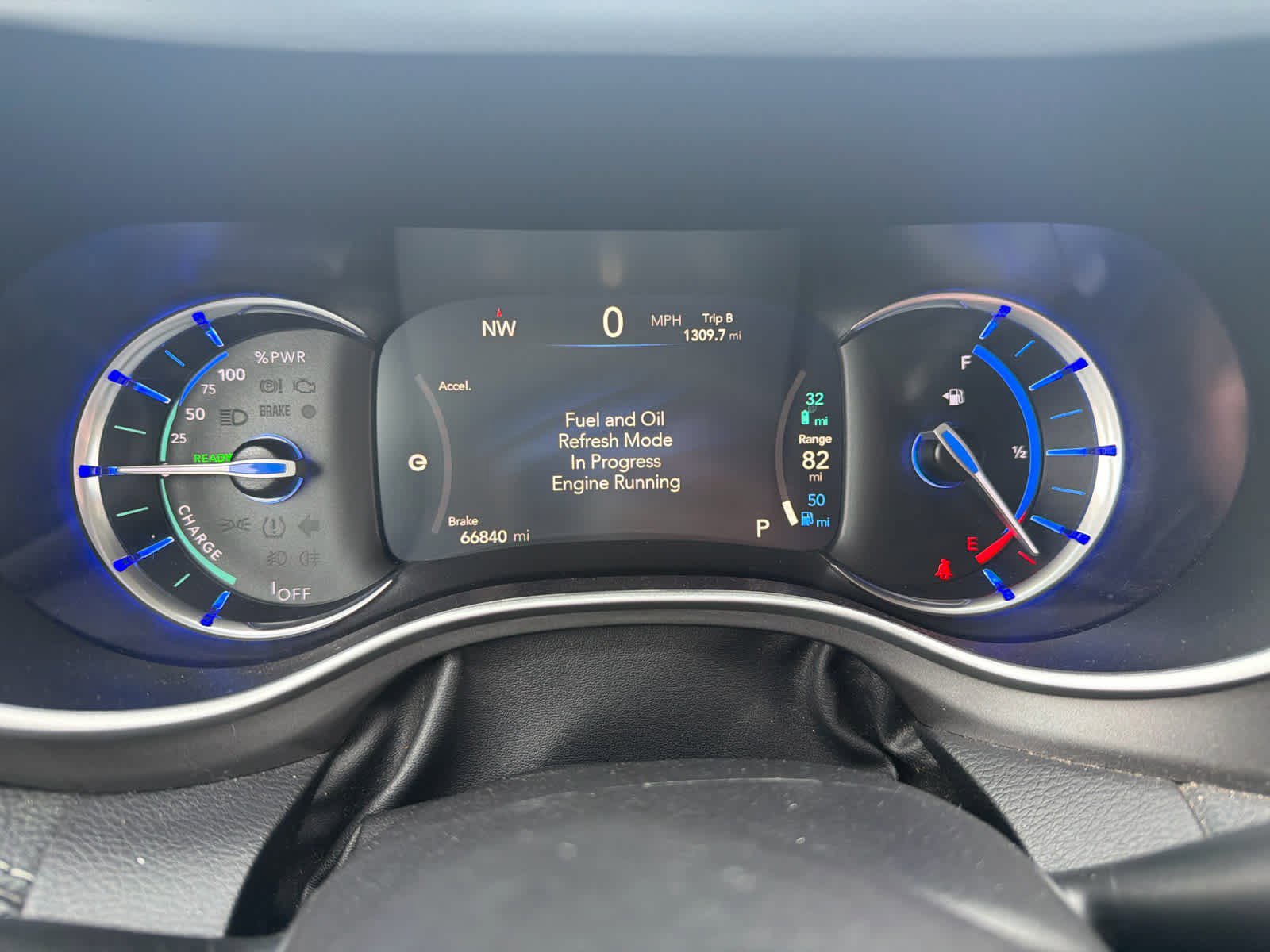 Used 2023 Chrysler Pacifica Touring-L FWD image 18