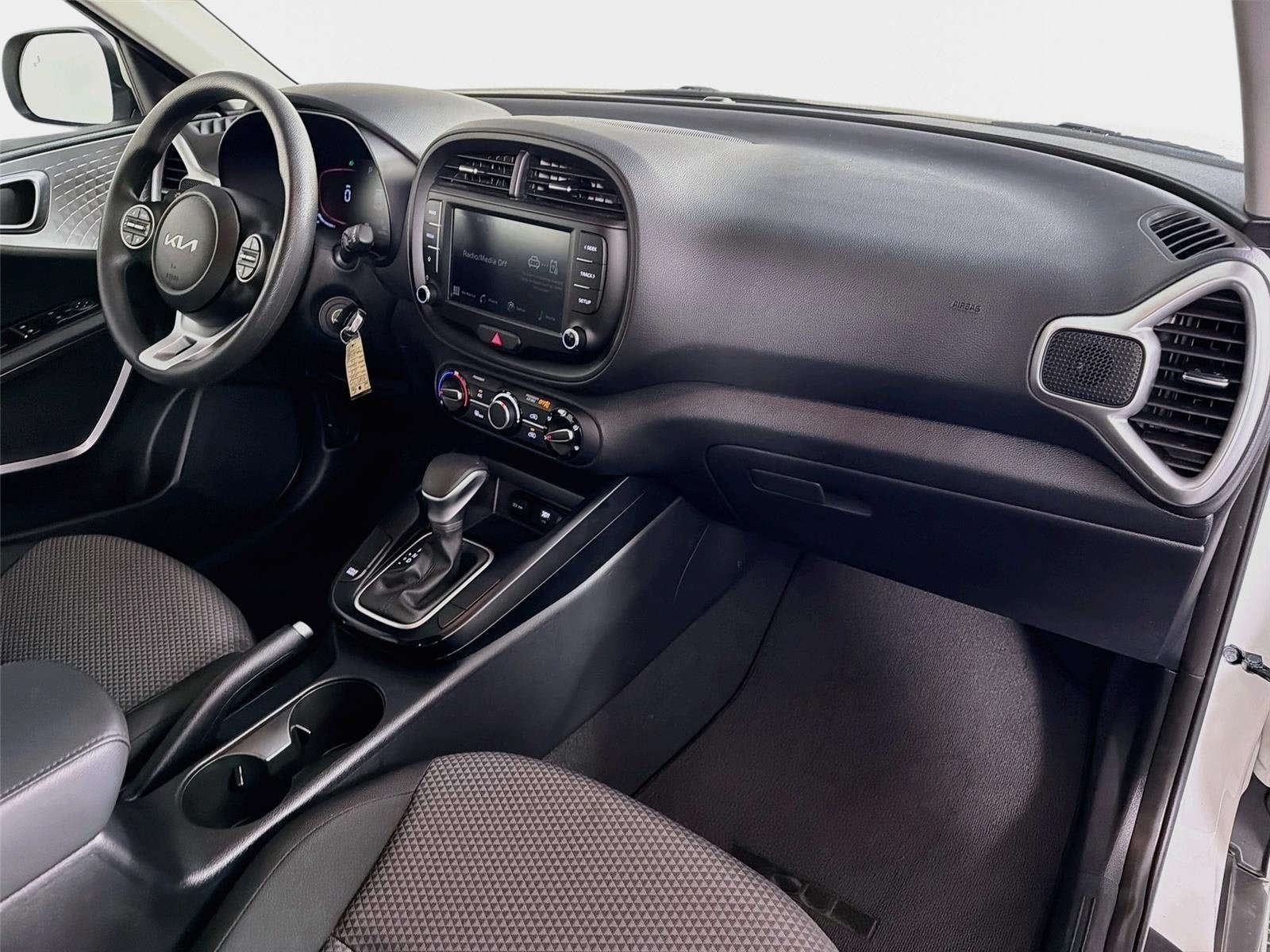 Certified 2025 Kia Soul LX w/ LX Technology Package FWD image 25