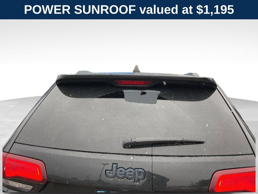 Used 2018 Jeep Grand Cherokee Laredo image 5