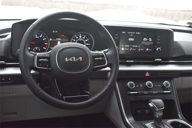 Certified 2024 Kia Carnival LX image 18