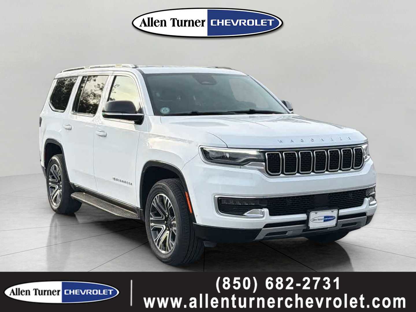 Used 2024 Jeep Wagoneer Series II w/ Flexible Seating Group image 1