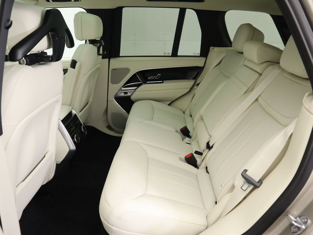 New 2025 Land Rover Range Rover SE image 23