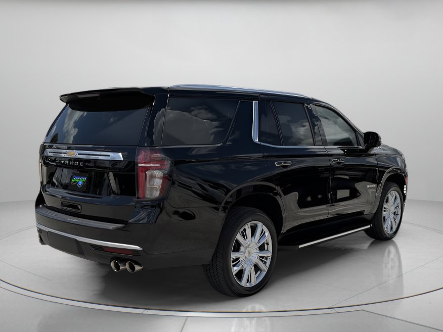 Used 2024 Chevrolet Tahoe High Country RWD image 3