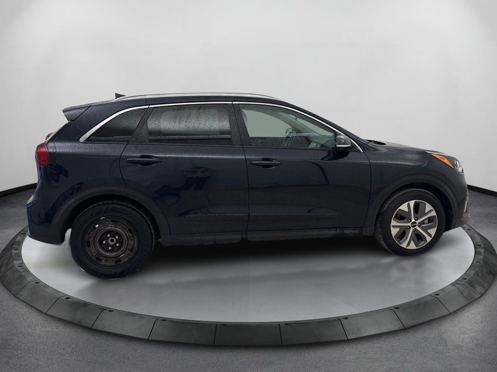 Used 2022 Kia Niro EX w/ Cold Weather Package FWD image 4