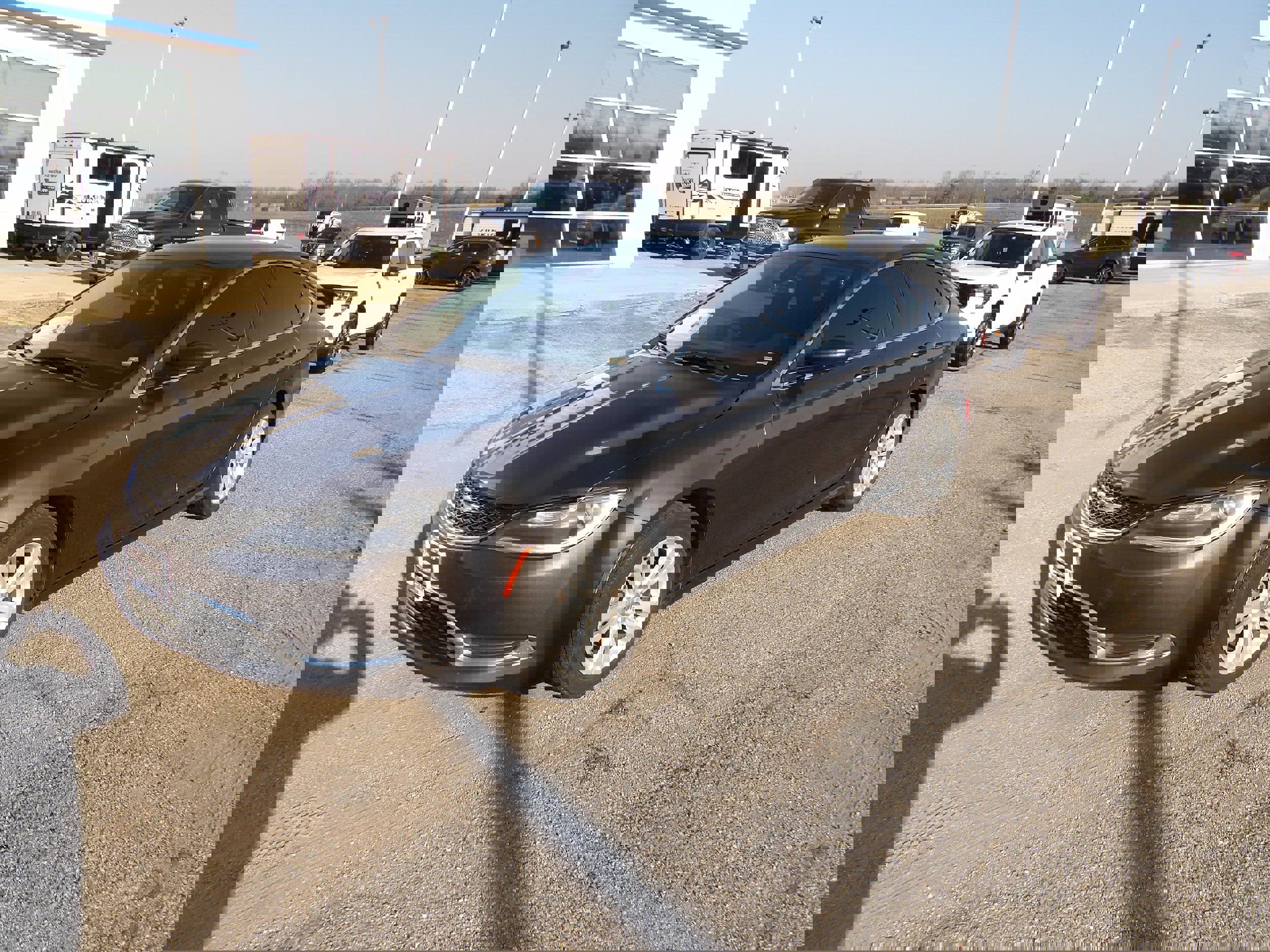 Used 2017 Chrysler 200 Limited Platinum image 3