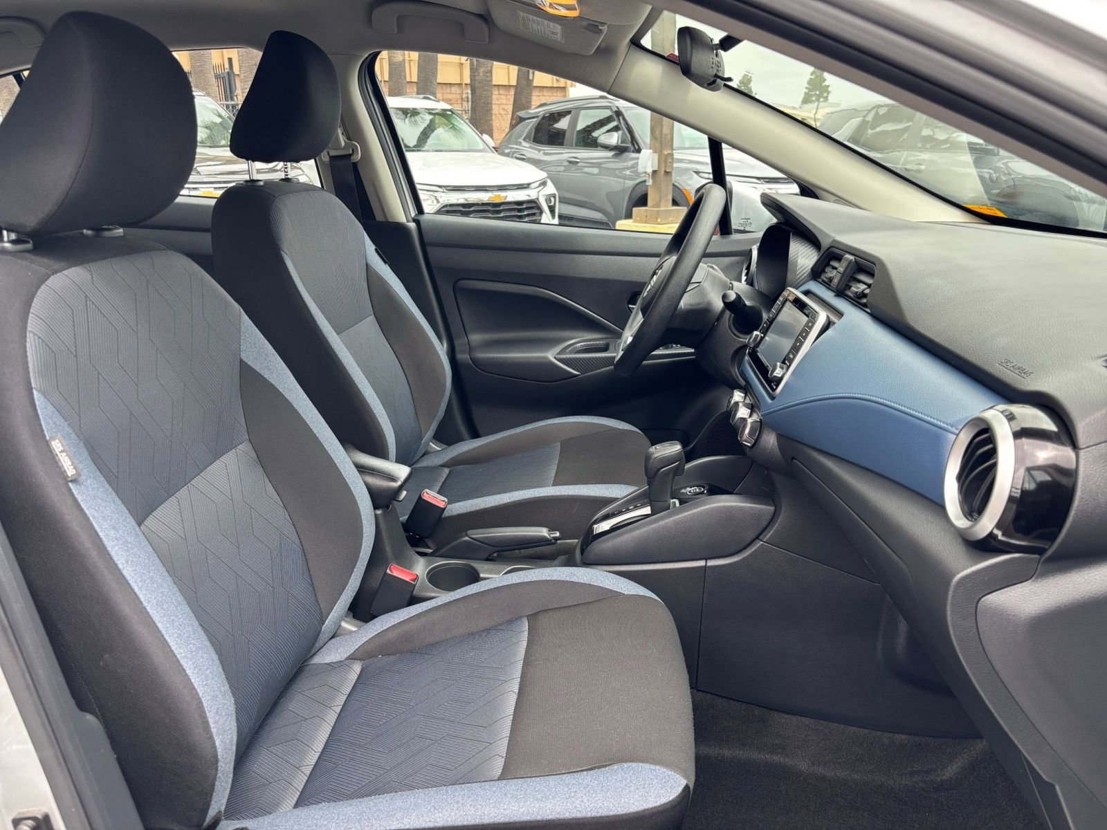Used 2025 Nissan Versa SV FWD image 34