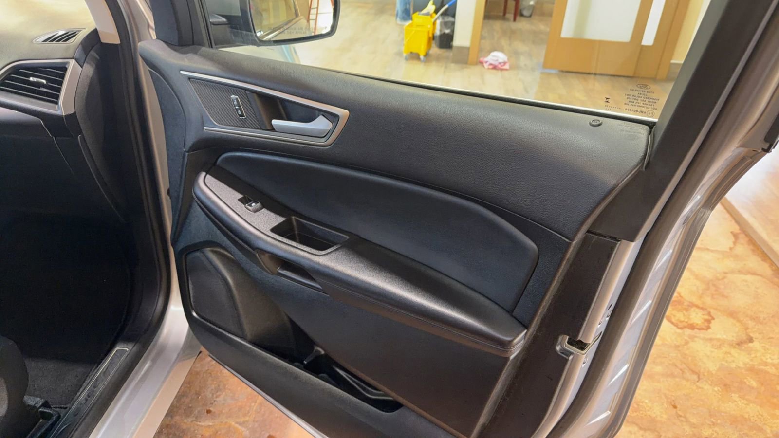 Used 2023 Ford Edge SEL w/ Cold Weather Package image 11