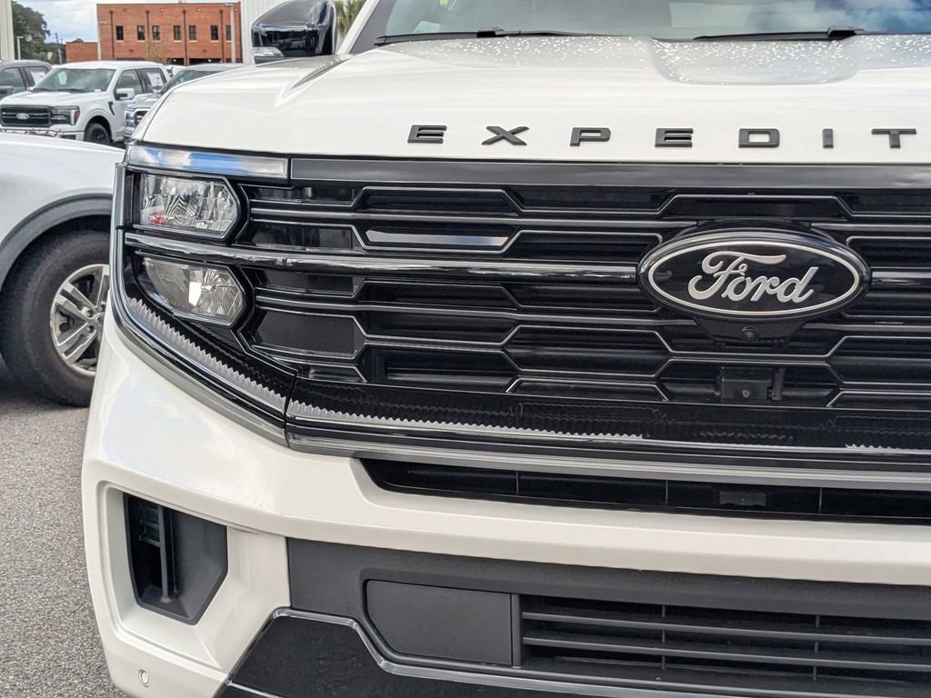 New 2025 Ford Expedition Max Platinum w/ Stealth Performance Package image 10