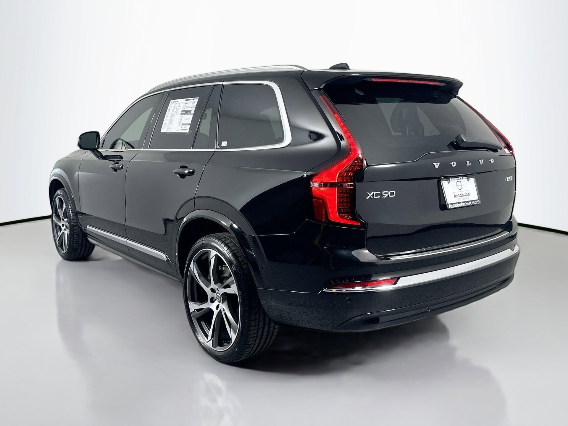 New 2026 Volvo XC90 B5 Plus w/ Protection Package Premier AWD/4WD image 7