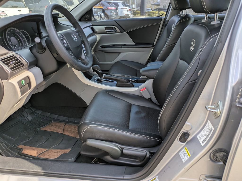Used 2013 Honda Accord LX image 18