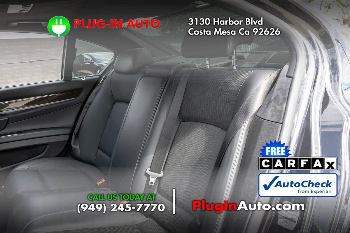 Used 2015 BMW 750i image 11