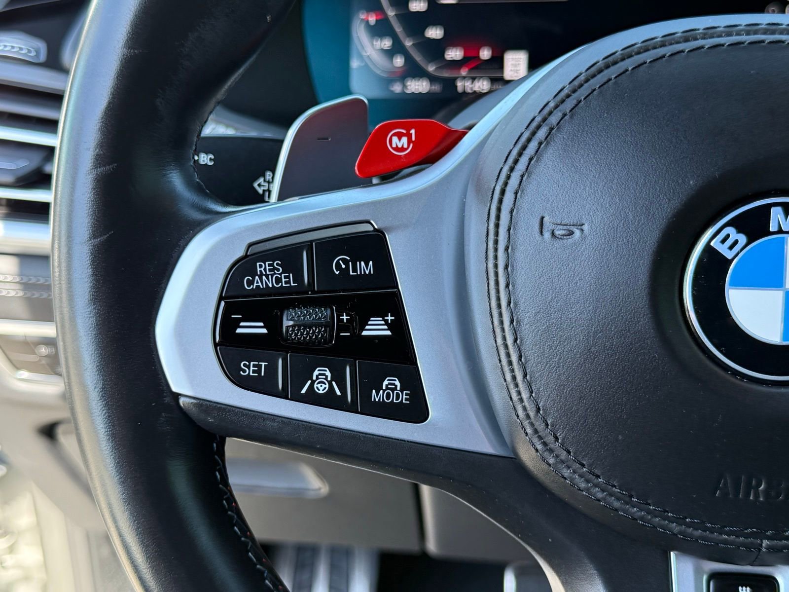 Used 2020 BMW X6 M Competition w/ Executive Package image 25