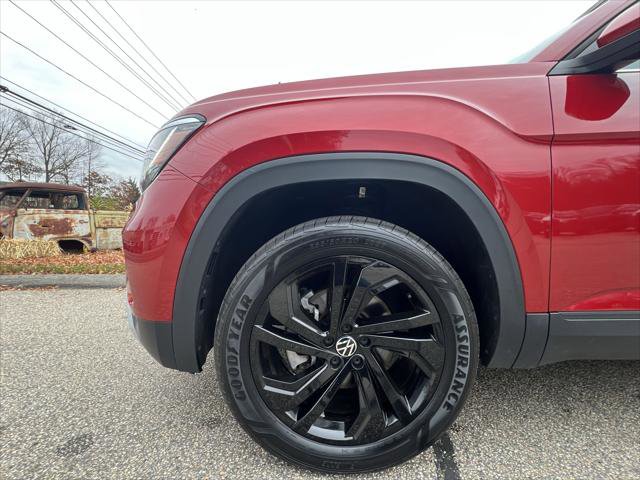 Certified 2022 Volkswagen Atlas SE w/ Black Wheel Package image 10
