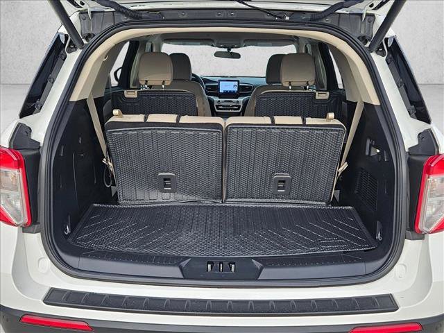 Used 2023 Ford Explorer XLT w/ Equipment Group 202A image 7