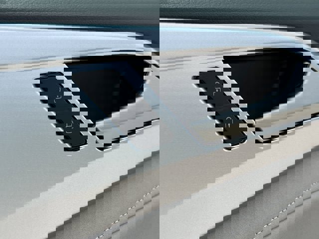 New 2025 Volkswagen Taos S image 22