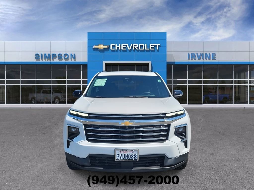 Used 2026 Chevrolet Traverse LT FWD image 3