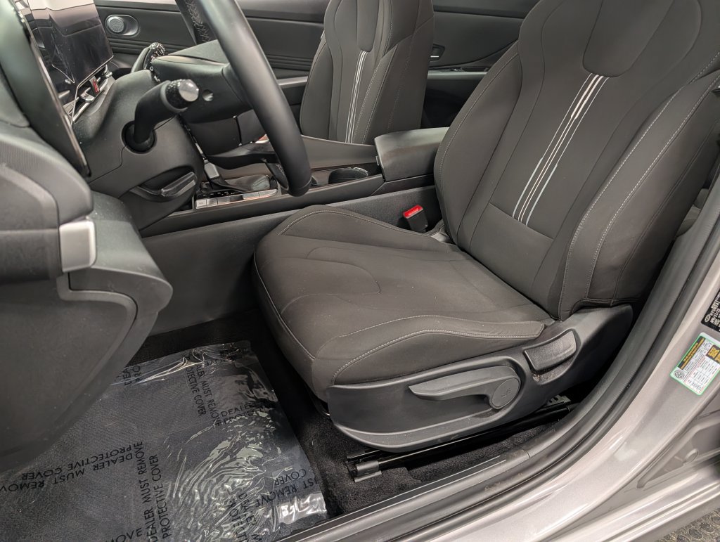 Certified 2023 Hyundai Elantra SEL w/ Convenience Package FWD image 9