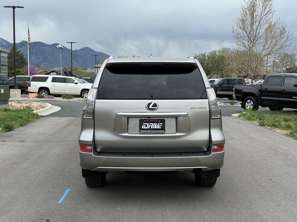 Used 2020 Lexus GX 460 Premium w/ Premium Package image 11