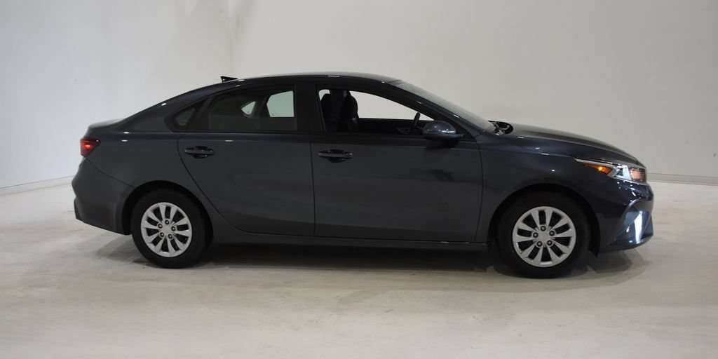Used 2023 Kia Forte LX FWD image 3