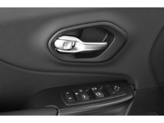 Used 2015 Jeep Cherokee Limited w/ Luxury Group image 24