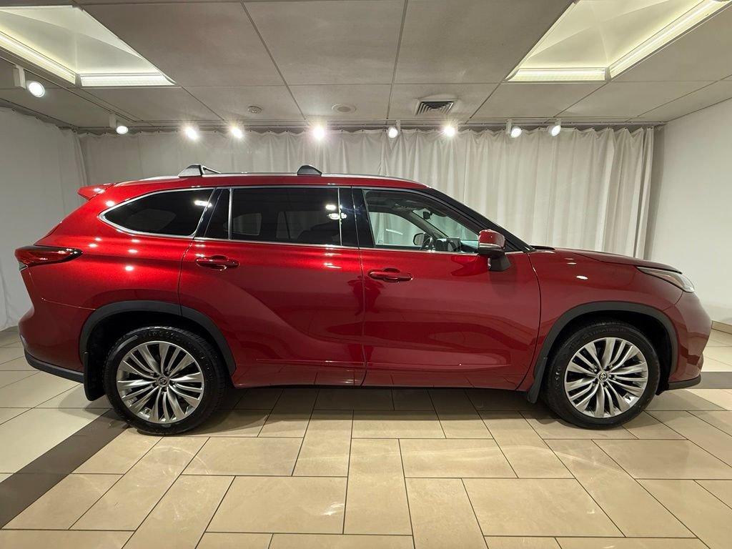 Used 2022 Toyota Highlander Platinum AWD/4WD image 6