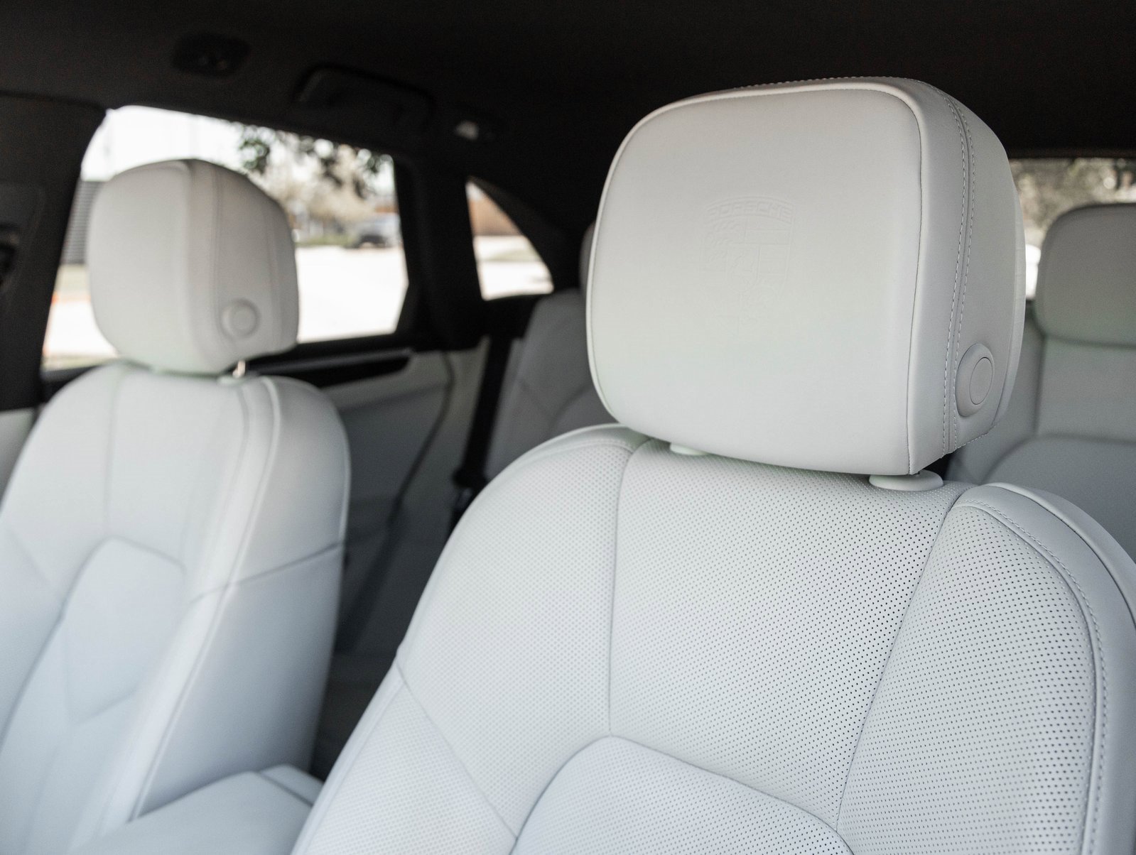 Used 2024 Porsche Macan Turbo image 22