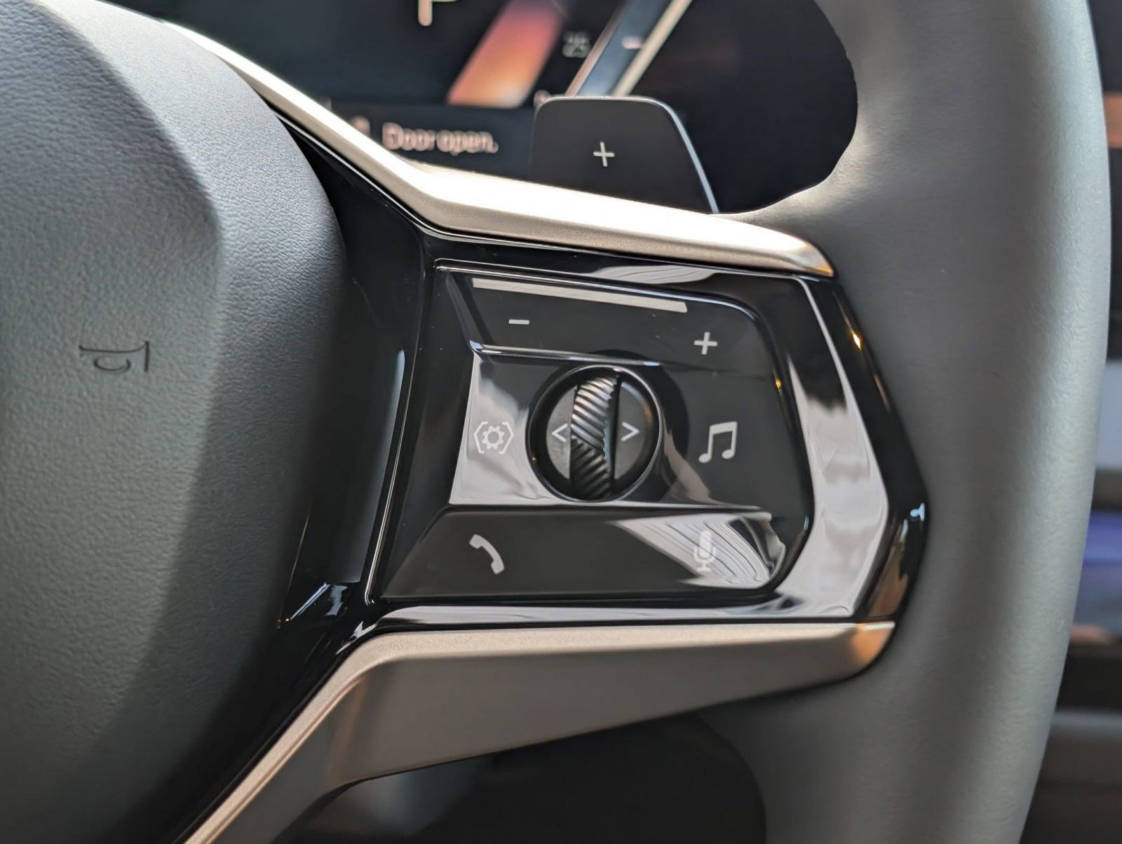 Used 2025 BMW X3 xDrive30i w/ Premium Package image 24