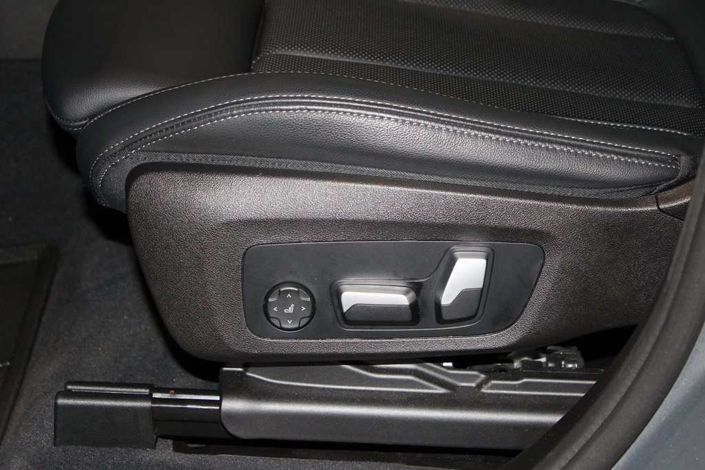 Used 2023 BMW X3 xDrive30i w/ Premium Package image 13