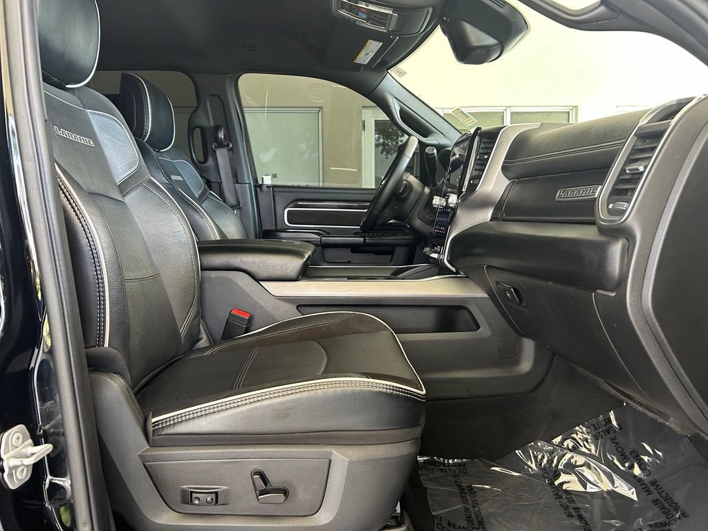 Used 2025 RAM 3500 Laramie w/ Sport Appearance Package AWD/4WD image 27