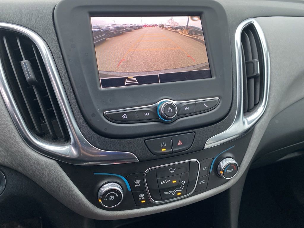 Used 2022 Chevrolet Equinox LS image 16