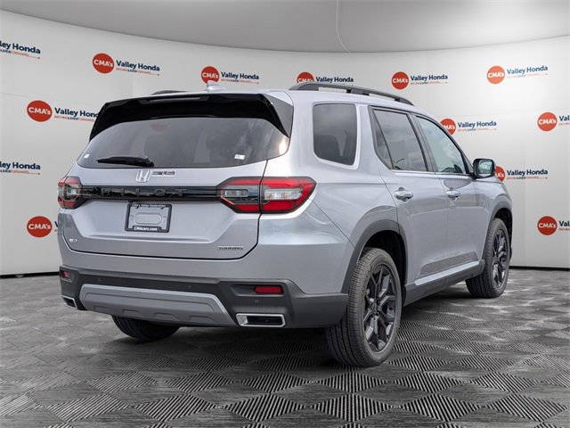 New 2025 Honda Pilot Touring image 5
