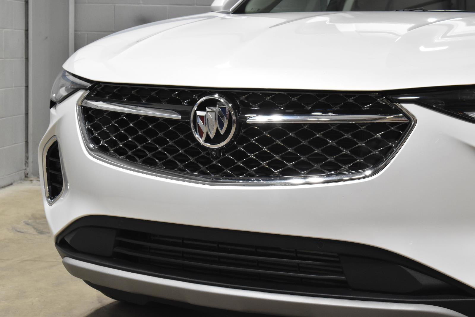 Used 2023 Buick Envision Avenir image 38