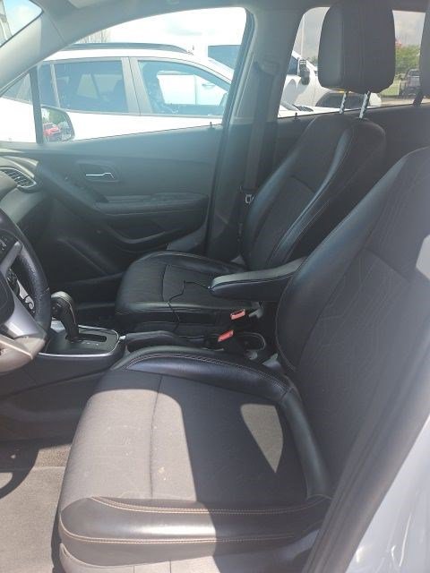 Used 2020 Chevrolet Trax LT w/ LT Convenience Package FWD image 15