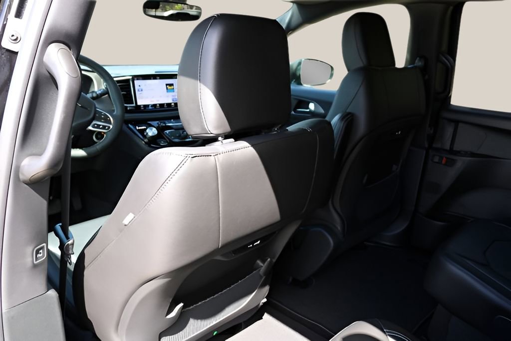 New 2026 Chrysler Pacifica Select FWD image 14