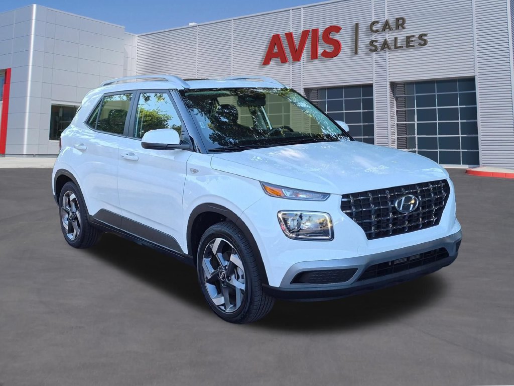 Used 2026 Hyundai Venue SEL FWD image 3