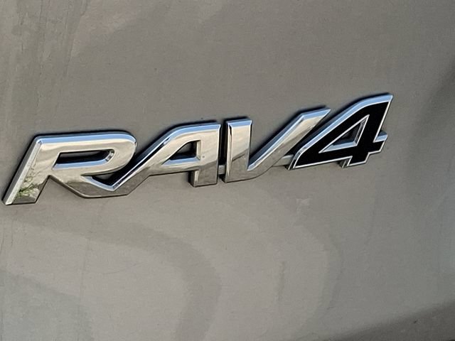 Used 2024 Toyota RAV4 XLE AWD/4WD image 29