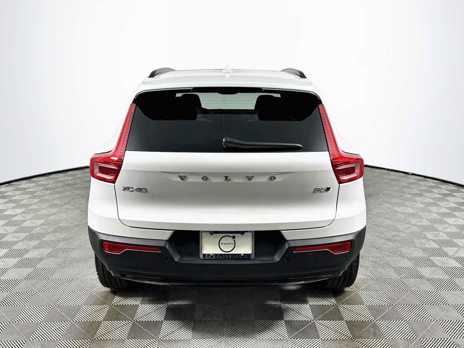 Used 2026 Volvo XC40 B5 Plus w/ Protection Package Premier AWD/4WD image 6