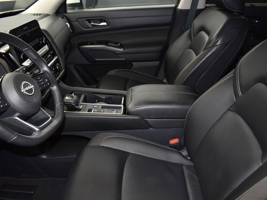 Used 2024 Nissan Pathfinder SL image 13