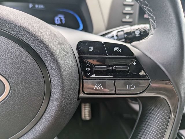 Used 2025 Hyundai Elantra Sport FWD image 19